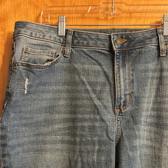 Curvy Boot Cut Jeans Size 18R - Picture 2 of 5